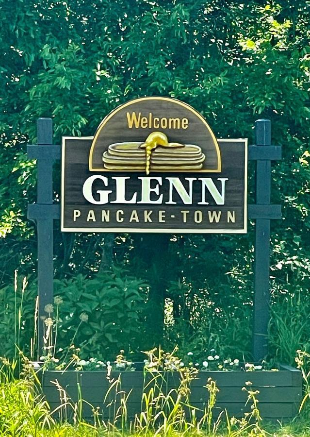 The Charming Glenn Cottage! Walk To Lake Michigan! Fennville Exterior photo