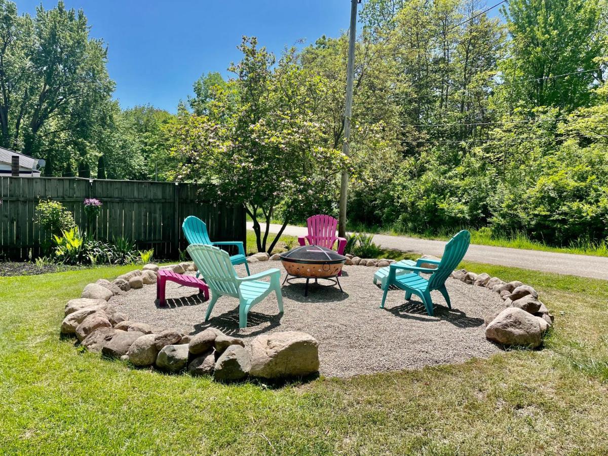 The Charming Glenn Cottage! Walk To Lake Michigan! Fennville Exterior photo